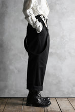 画像をギャラリービューアに読み込む, KLASICA GRIOTTE 2 TUCKED WIDE TROUSERS / CHINO CLOTH (BLACK)