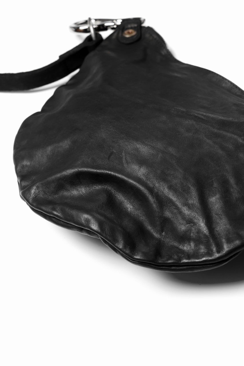 Load image into Gallery viewer, ISAMU KATAYAMA BACKLASH 2WAY BAM FLAP BAG / ITALY SHOULDER OBJECT DYED (BLACK)