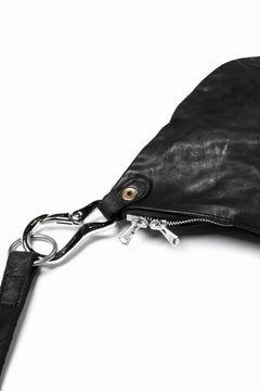 Load image into Gallery viewer, ISAMU KATAYAMA BACKLASH 2WAY BAM FLAP BAG / ITALY SHOULDER OBJECT DYED (BLACK)