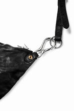 Load image into Gallery viewer, ISAMU KATAYAMA BACKLASH 2WAY BAM BAG / Italy Shoulder Object Dyed (BLACK)