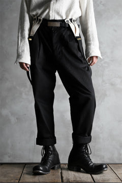 画像をギャラリービューアに読み込む, KLASICA MORROW HIGH RISE 3 TUCKED TAPERED TROUSERS / CHINO CLOTH (BLACK)