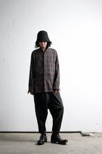 Load image into Gallery viewer, COLINA GARDENER CHECK SHIRT / SOFT FLANNEL (GREY x BROWN)