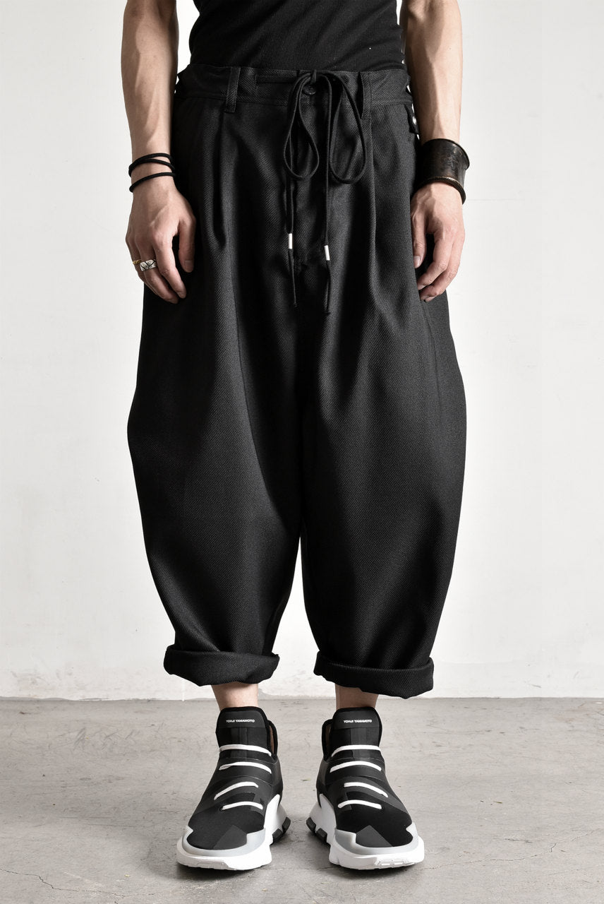 画像をギャラリービューアに読み込む, N/07 "MAUSK Detail" Three Dimensional Wide Tuck / Dart Cropped Pants #2 (BLACK)