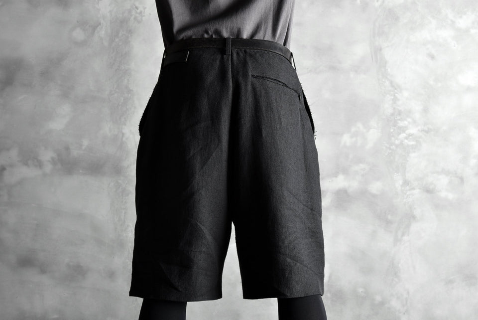 Load image into Gallery viewer, blackcrow linen-cotton woven short trousers (BLACK)