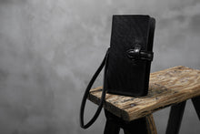 Load image into Gallery viewer, ISAMU KATAYAMA BACKLASH SMART PHONE CASE/PURSE / ITALY DOUBLE SHOULDER (BLACK)