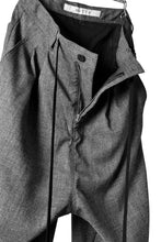 画像をギャラリービューアに読み込む, N/07 "MAUSK Detail" Three Dimensional Wide Tuck / Dart Cropped Pants #2 (GREY)