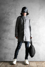 Load image into Gallery viewer, KLASICA STRIPED HERRINGBONE LINEN SHIRT / GARMENT WASHED (NAVY)