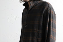 Load image into Gallery viewer, COLINA GARDENER CHECK SHIRT / SOFT FLANNEL (GREY x BROWN)