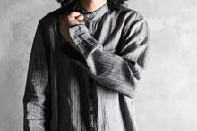 Load image into Gallery viewer, KLASICA STRIPED HERRINGBONE LINEN SHIRT / GARMENT WASHED (NAVY)