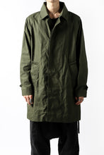 Load image into Gallery viewer, KLASICA BURRY MAC COAT / PARAFFINED COTTON (OLIVE)