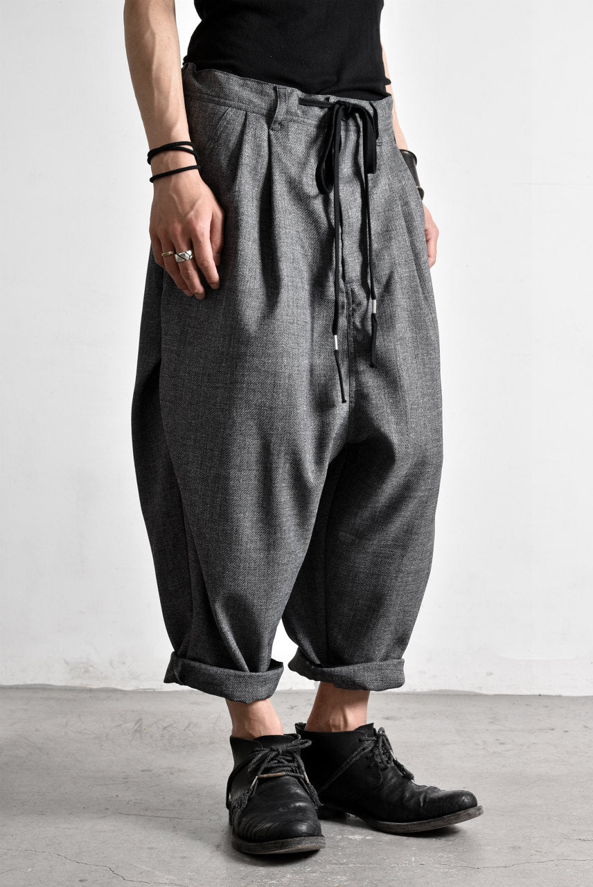 画像をギャラリービューアに読み込む, N/07 "MAUSK Detail" Three Dimensional Wide Tuck / Dart Cropped Pants #2 (GREY)