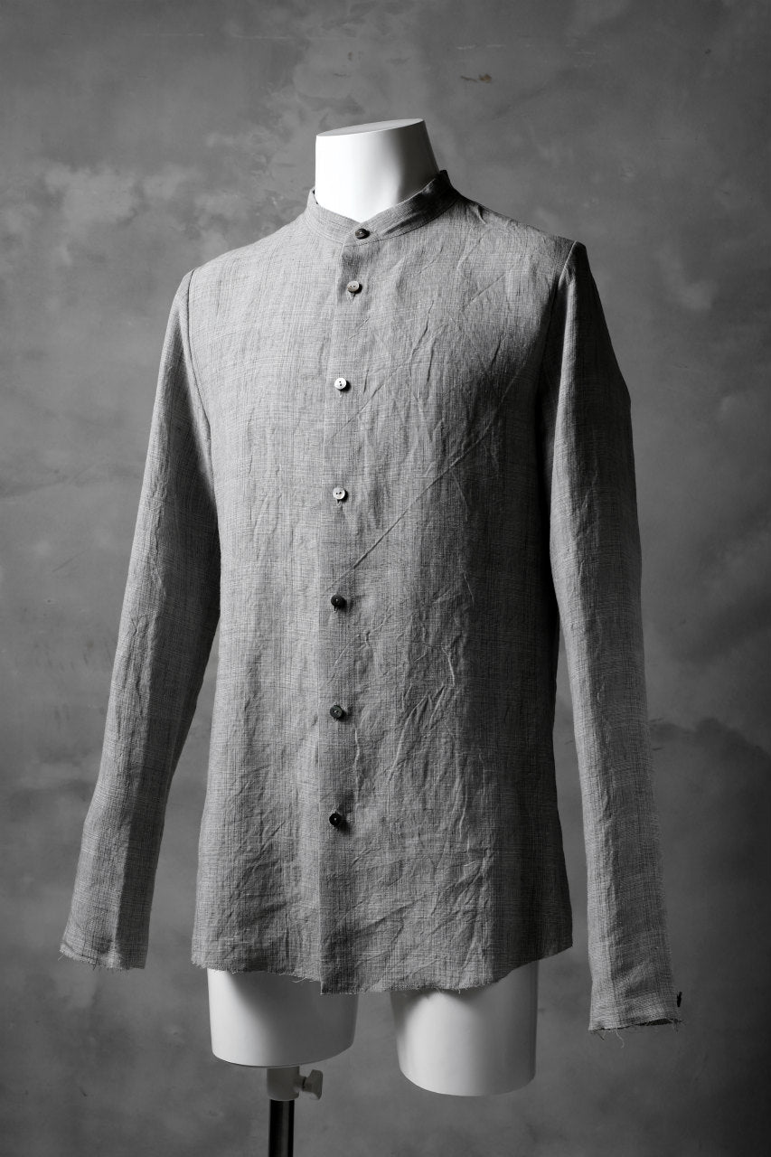 Load image into Gallery viewer, blackcrow band collar linen check shirt / sumi dyed (carbon)