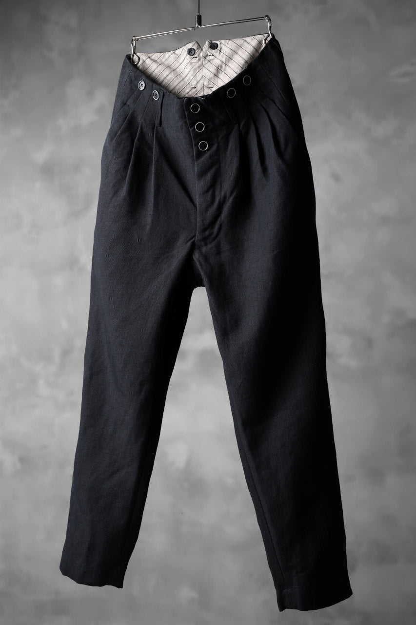 Load image into Gallery viewer, KLASICA 3TUCK TAPERED TROUSERS / RAMIE (CARBON)
