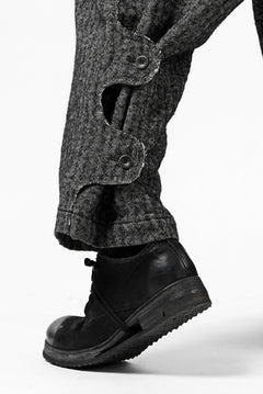 画像をギャラリービューアに読み込む, YUTA MATSUOKA buggy trousers / wool linen herringbone (charcoal grey)