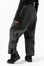 画像をギャラリービューアに読み込む, YUTA MATSUOKA buggy trousers / wool linen herringbone (charcoal grey)