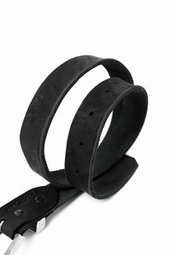 Load image into Gallery viewer, ISAMU KATAYAMA BACKLASH PIN-BELT 35mm / DOUBLE-SHOULDER OBJECT DYED (BLACK)