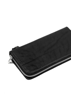 Load image into Gallery viewer, ISAMU KATAYAMA BACKLASH exclusive ROUND FASTNER WALLET / DOUBLE-SHOULDER OBJECT DYED (BLACK)