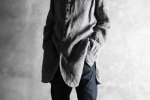 Load image into Gallery viewer, KLASICA STRIPED HERRINGBONE LINEN SHIRT / GARMENT WASHED (NAVY)