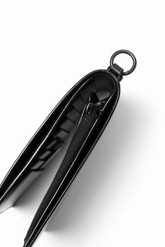 Load image into Gallery viewer, ISAMU KATAYAMA BACKLASH BILLFOLD WALLET / BRIDLE LEATHER (BLACK)