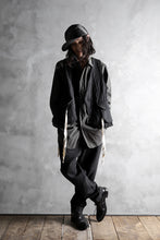 Load image into Gallery viewer, KLASICA CROSS BACK POCKET VEST / RAMIE (CARBON)