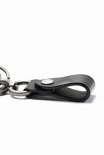 Load image into Gallery viewer, ISAMU KATAYAMA BACKLASH KEY HOLDER / BRIDLE LEATHER (BLACK)