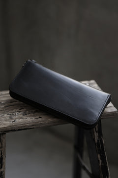 Load image into Gallery viewer, ISAMU KATAYAMA BACKLASH ROUND FASTNER WALLET / GUIDI OILED-CALF (BLACK)