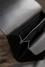 Load image into Gallery viewer, ISAMU KATAYAMA BACKLASH LONG FOLD WALLET / GUIDI OILED-CALF (BLACK)