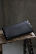 Load image into Gallery viewer, ISAMU KATAYAMA BACKLASH LONG FOLD WALLET / GUIDI OILED-CALF (BLACK)