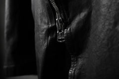 Load image into Gallery viewer, ISAMU KATAYAMA BACKLASH RIDERS COAT / ITALY SHOULDER 0.6mm