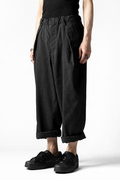 Load image into Gallery viewer, COLINA W-TUCK PANTS / WASHABLE WOOL TROPICAL (STRIPE)