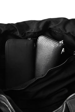 Load image into Gallery viewer, ISAMU KATAYAMA BACKLASH 3WAY FORMED BAG / Italy Shoulder+JP-Tanned Steer