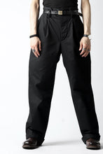 画像をギャラリービューアに読み込む, KLASICA GRIOTTE 2 TUCKED WIDE TROUSERS / CHINO CLOTH (BLACK)