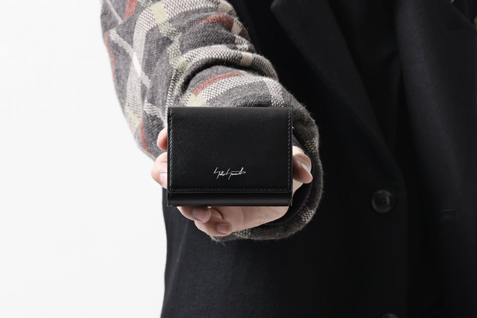画像をギャラリービューアに読み込む, discord Yohji Yamamoto Tri Folded Compact Wallet / Smooth Cow Skin Leather (BLACK)