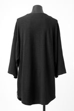 Load image into Gallery viewer, ISAMU KATAYAMA BACKLASH OVER FITTED CUT & SEWN / RANDOM PILE FABRIC (BLACK)