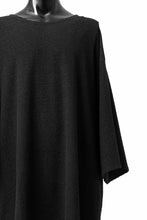 Load image into Gallery viewer, ISAMU KATAYAMA BACKLASH OVER FITTED CUT & SEWN / RANDOM PILE FABRIC (BLACK)