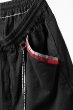 Load image into Gallery viewer, mastermind JAPAN LIGHT OZ SELVEDGE DENIM WORK SHORTS / SPECIAL WATER REPELLENT (BLACK)