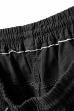 Load image into Gallery viewer, mastermind JAPAN LIGHT OZ SELVEDGE DENIM WORK SHORTS / SPECIAL WATER REPELLENT (BLACK)