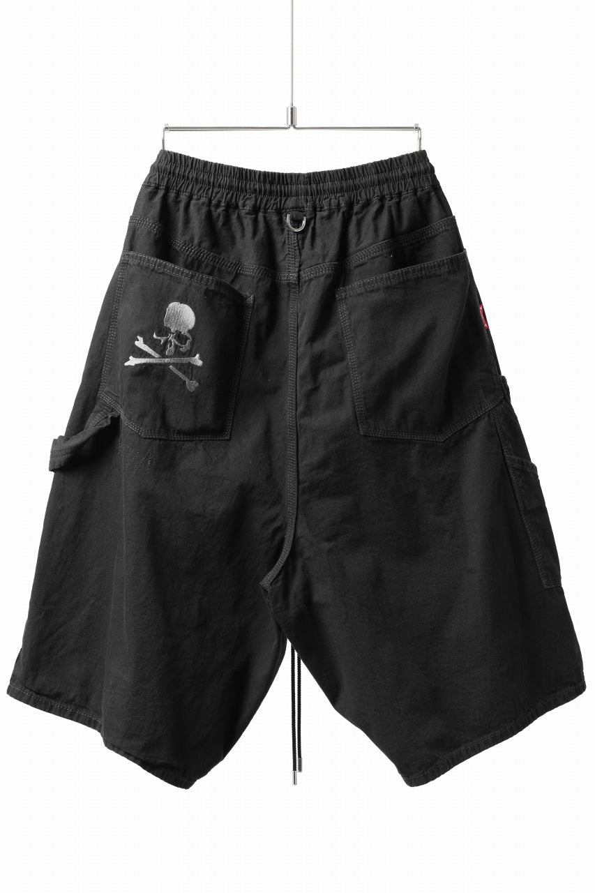 Load image into Gallery viewer, mastermind JAPAN LIGHT OZ SELVEDGE DENIM WORK SHORTS / SPECIAL WATER REPELLENT (BLACK)