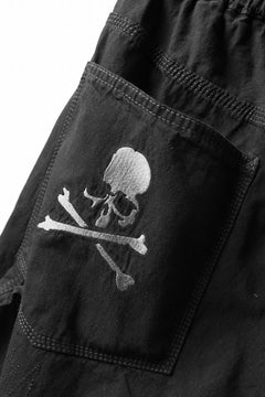 Load image into Gallery viewer, mastermind JAPAN LIGHT OZ SELVEDGE DENIM WORK SHORTS / SPECIAL WATER REPELLENT (BLACK)