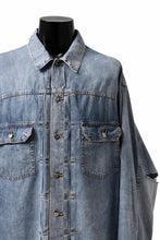 Load image into Gallery viewer, mastermind WORLD LIGHT OZ SELVEDGE DENIM SHIRT / SPECIAL WATER REPELLENT (INDIGO)