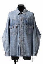 Load image into Gallery viewer, mastermind WORLD LIGHT OZ SELVEDGE DENIM SHIRT / SPECIAL WATER REPELLENT (INDIGO)