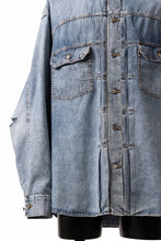Load image into Gallery viewer, mastermind WORLD LIGHT OZ SELVEDGE DENIM SHIRT / SPECIAL WATER REPELLENT (INDIGO)