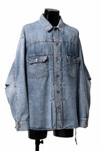 Load image into Gallery viewer, mastermind WORLD LIGHT OZ SELVEDGE DENIM SHIRT / SPECIAL WATER REPELLENT (INDIGO)