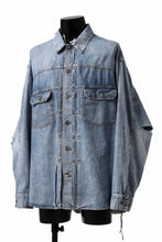 Load image into Gallery viewer, mastermind WORLD LIGHT OZ SELVEDGE DENIM SHIRT / SPECIAL WATER REPELLENT (INDIGO)