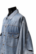 Load image into Gallery viewer, mastermind WORLD LIGHT OZ SELVEDGE DENIM SHIRT / SPECIAL WATER REPELLENT (INDIGO)