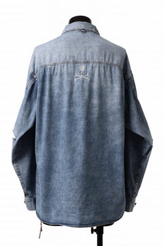 Load image into Gallery viewer, mastermind WORLD LIGHT OZ SELVEDGE DENIM SHIRT / SPECIAL WATER REPELLENT (INDIGO)