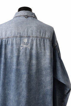 Load image into Gallery viewer, mastermind WORLD LIGHT OZ SELVEDGE DENIM SHIRT / SPECIAL WATER REPELLENT (INDIGO)
