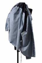 Load image into Gallery viewer, mastermind WORLD LIGHT OZ SELVEDGE DENIM SHIRT / SPECIAL WATER REPELLENT (INDIGO)