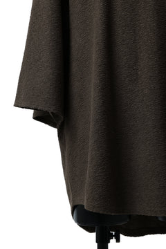 Load image into Gallery viewer, ISAMU KATAYAMA BACKLASH OVER FITTED CUT & SEWN / RANDOM PILE FABRIC (KHAKI)