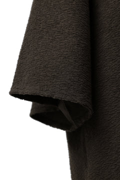 Load image into Gallery viewer, ISAMU KATAYAMA BACKLASH OVER FITTED CUT & SEWN / RANDOM PILE FABRIC (KHAKI)